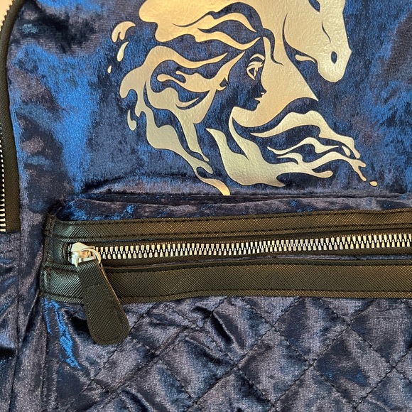 Disney Frozen II Elsa And Anna Soft Blue Velour Kids Small Backpack - Picture 2 of 5